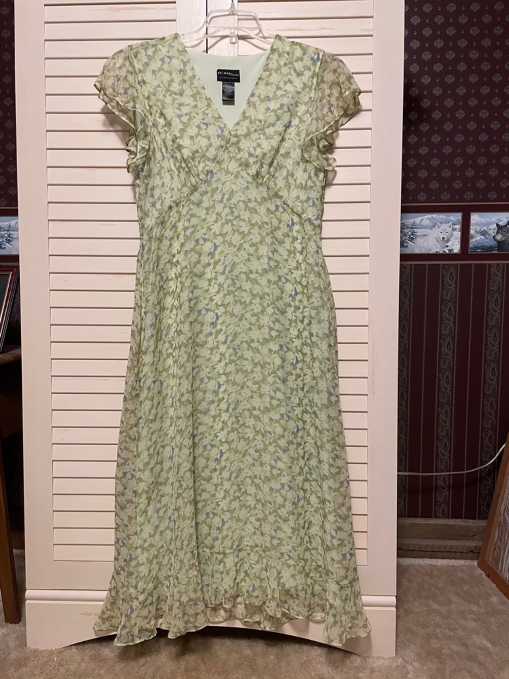 Liz Claiborne Light Green Floral V-Neck Maxi Dress